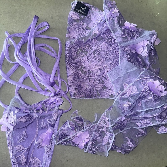 LACE BIKINI SET - SIZE S (WORN ONCE) - Picture 12 of 12